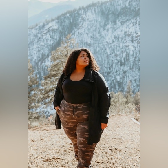 Athleta | Plus Size 26 Camo Farallon Joggers NWT - Picture 1 of 8